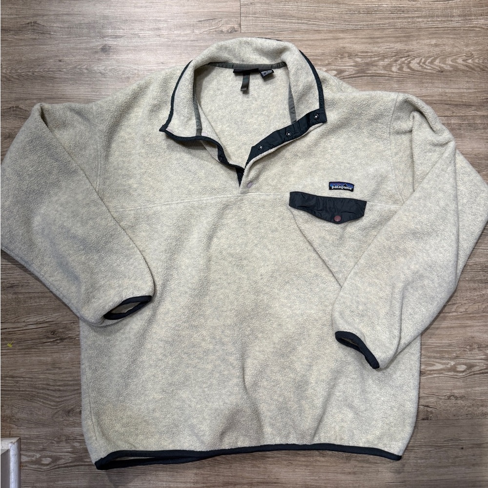 Patagonia Beige Pullover Fleece with Navy Trim - Picture 2 of 10